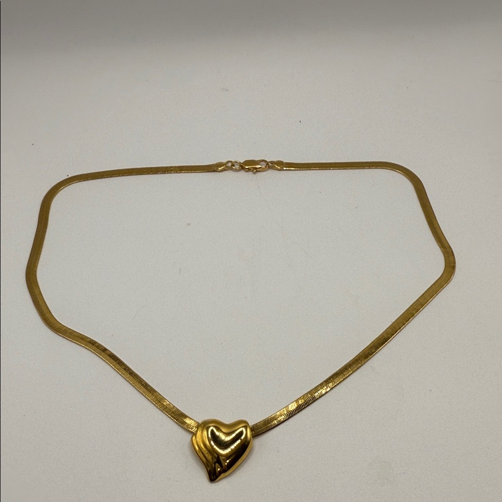 Elegant Gold Heart Necklace